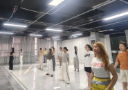 区妇联“巾帼舞韵”公益课堂开课啦！以舞为媒，绽放巾...
