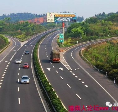 这个春天，到潼南乘火车、坐画舫看油菜花！