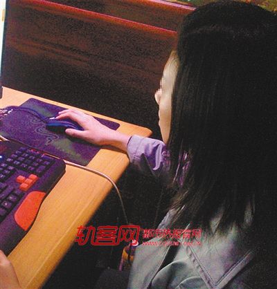 ASbz-fxvixeq0821000.jpg