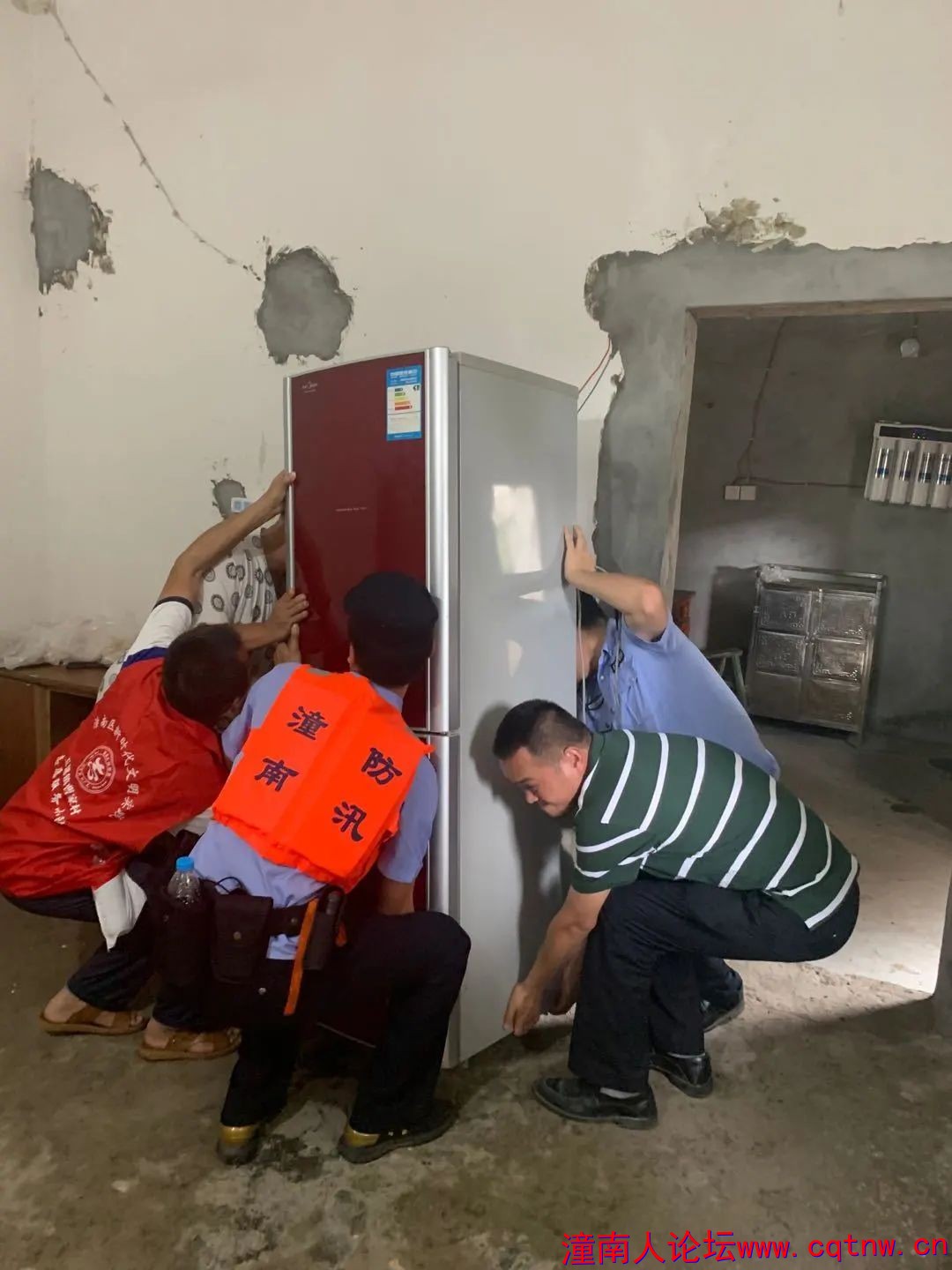 182725ahvukh2uzk80ho0i.jpg