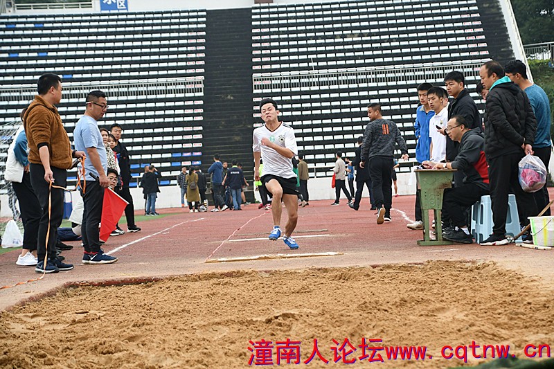 三级跳3.jpg